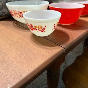 Vintage Pyrex bowl